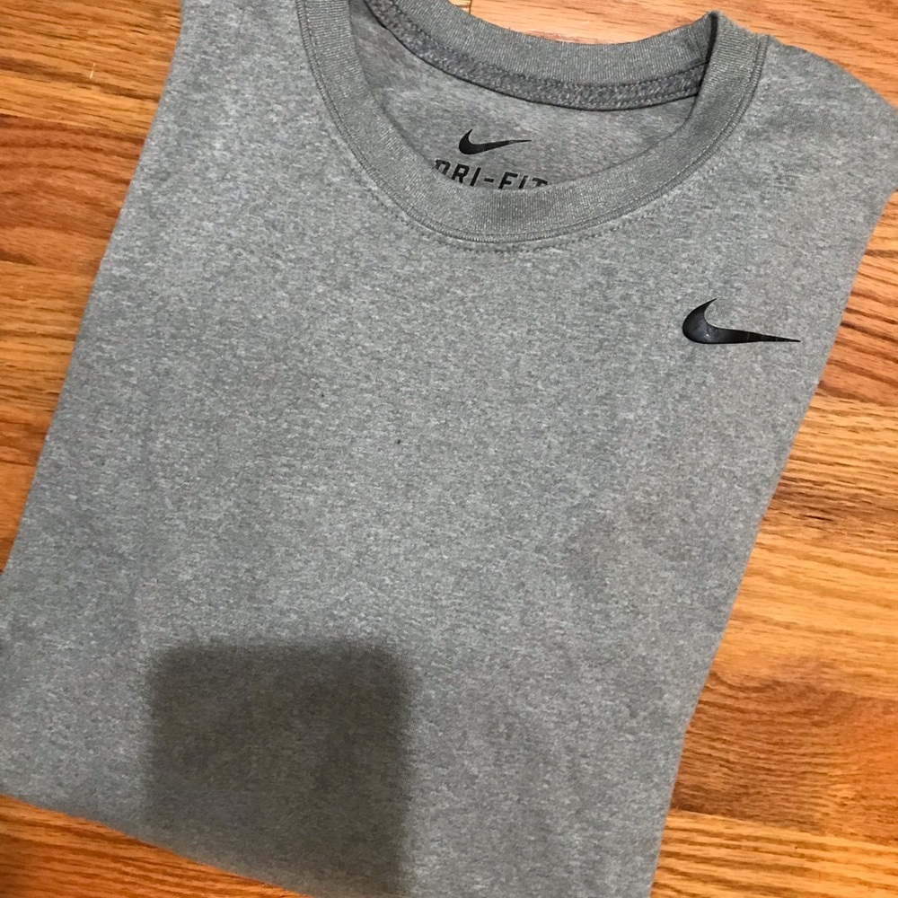 👟NIKE DRI-FIT Tee
